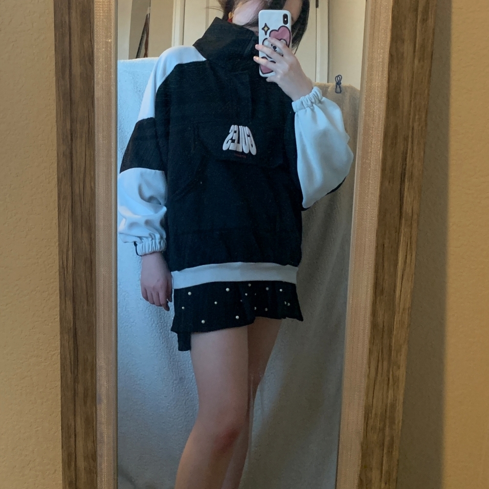 Sweater - Picture 2 of 4